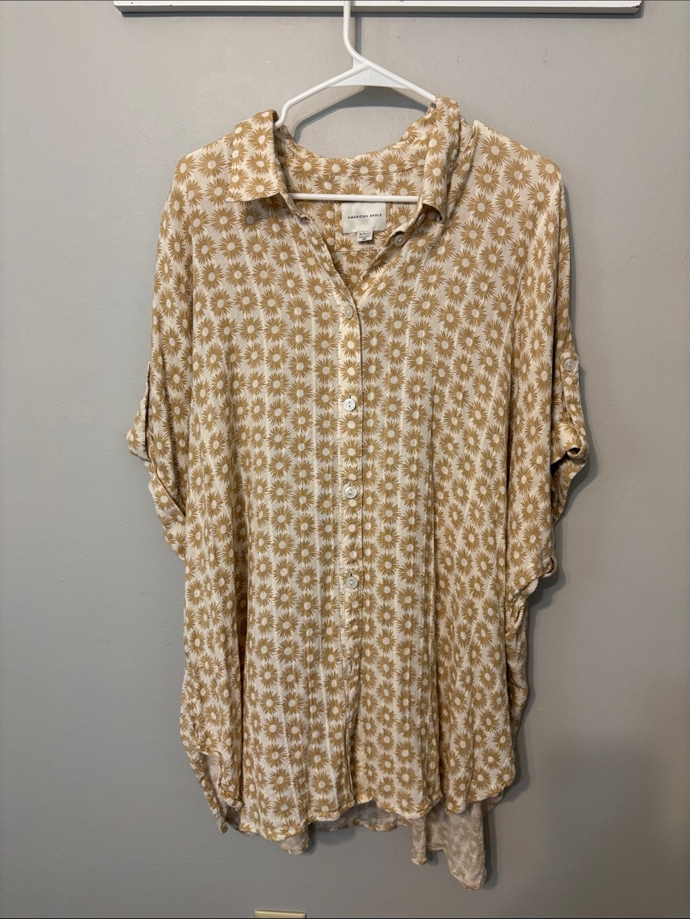 American Eagle Outfitters Beige and White Daisy Button-Down Shirt